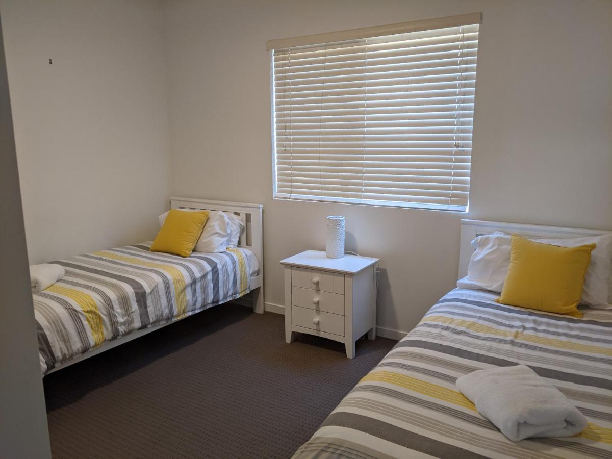 Moorings Beach Resort Καλούντρα Εξωτερικό φωτογραφία