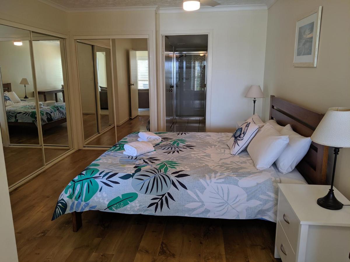 Moorings Beach Resort Καλούντρα Εξωτερικό φωτογραφία