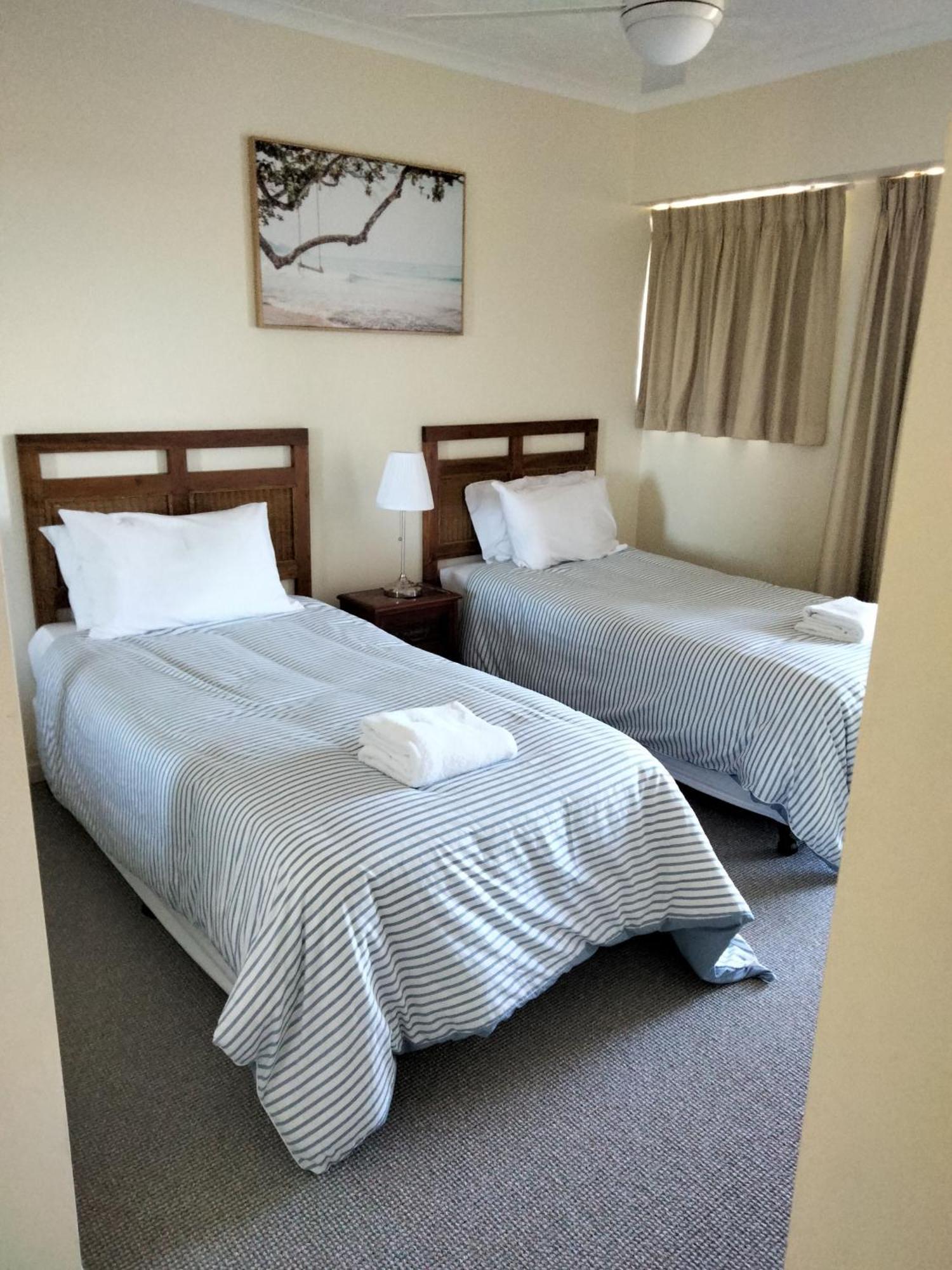 Moorings Beach Resort Καλούντρα Εξωτερικό φωτογραφία