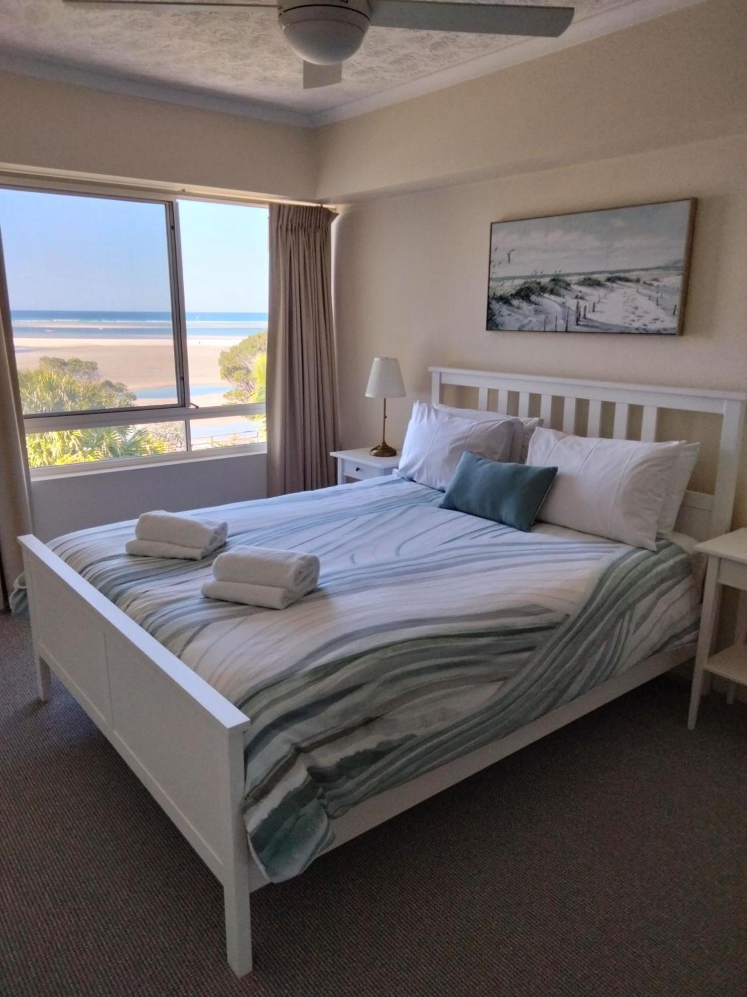 Moorings Beach Resort Καλούντρα Εξωτερικό φωτογραφία