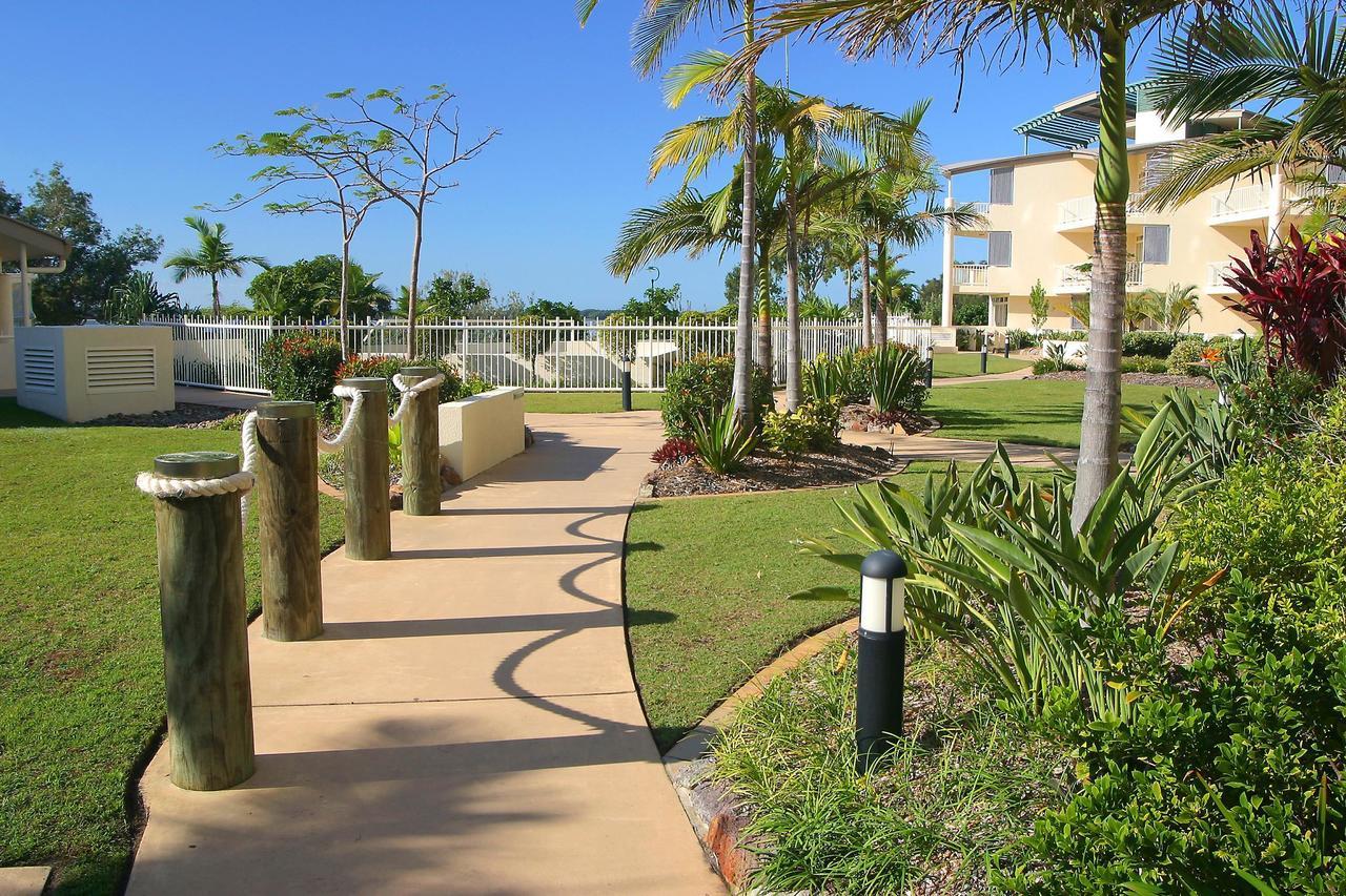 Moorings Beach Resort Καλούντρα Εξωτερικό φωτογραφία