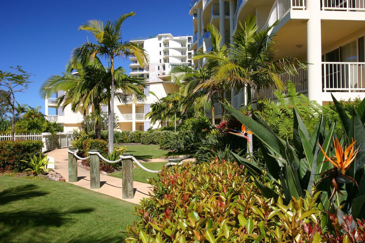 Moorings Beach Resort Καλούντρα Εξωτερικό φωτογραφία