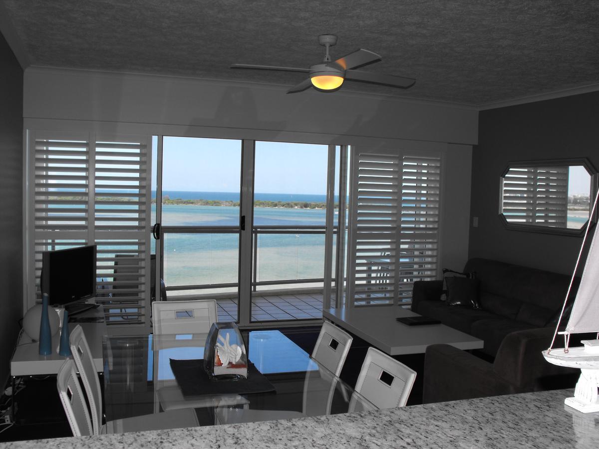 Moorings Beach Resort Καλούντρα Εξωτερικό φωτογραφία