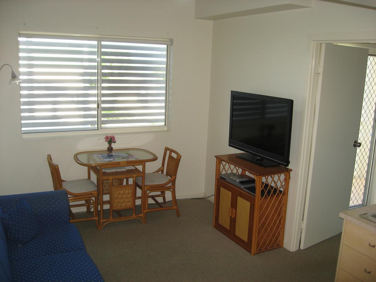 Moorings Beach Resort Καλούντρα Εξωτερικό φωτογραφία