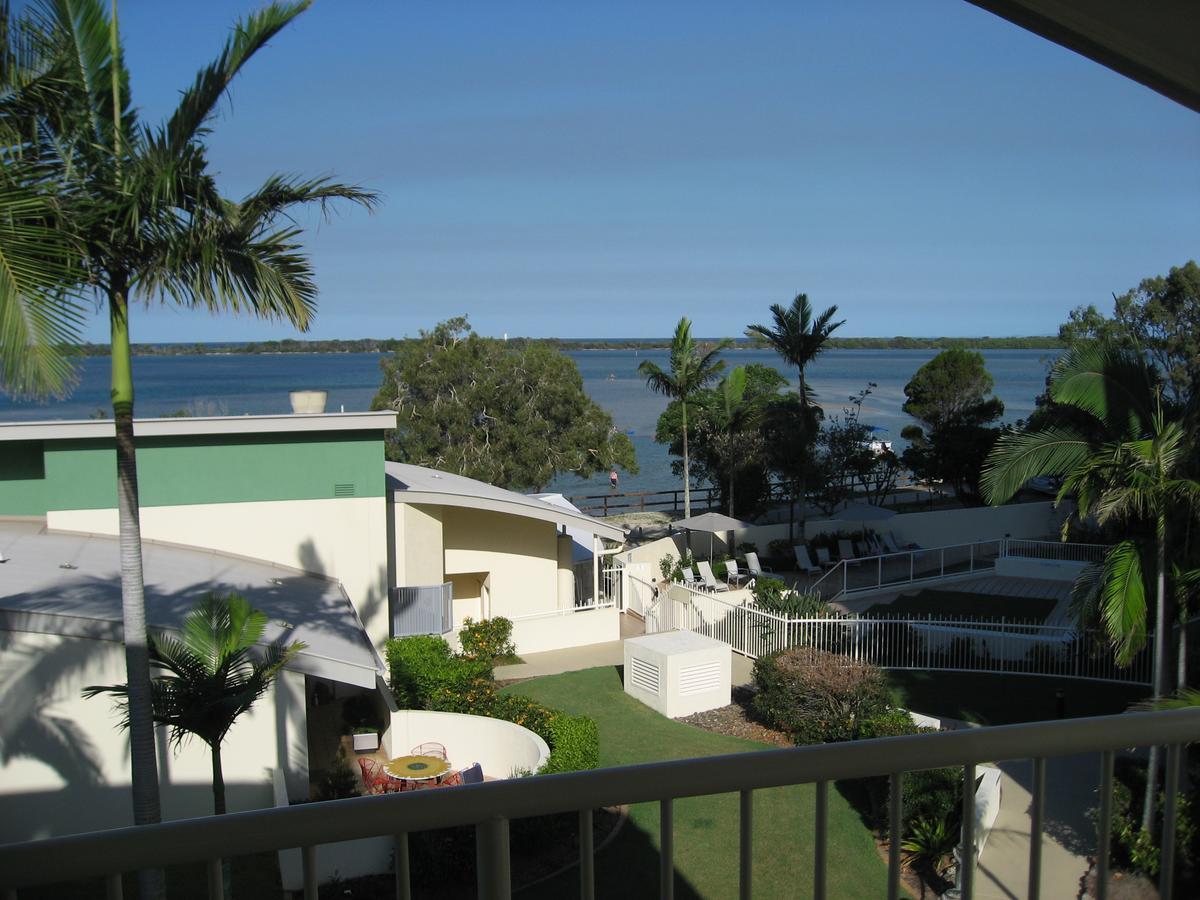 Moorings Beach Resort Καλούντρα Εξωτερικό φωτογραφία