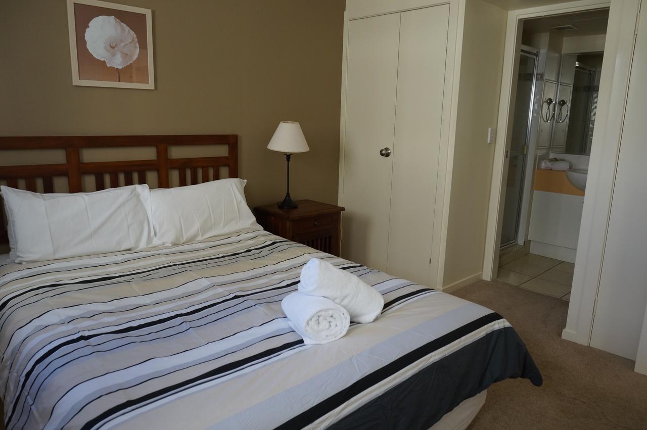 Moorings Beach Resort Καλούντρα Εξωτερικό φωτογραφία
