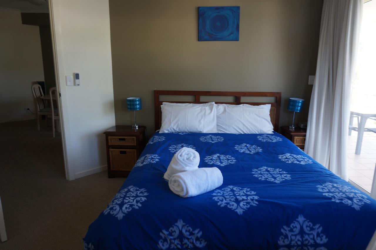 Moorings Beach Resort Καλούντρα Εξωτερικό φωτογραφία