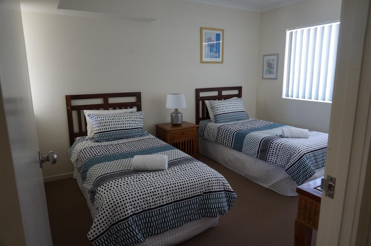 Moorings Beach Resort Καλούντρα Εξωτερικό φωτογραφία