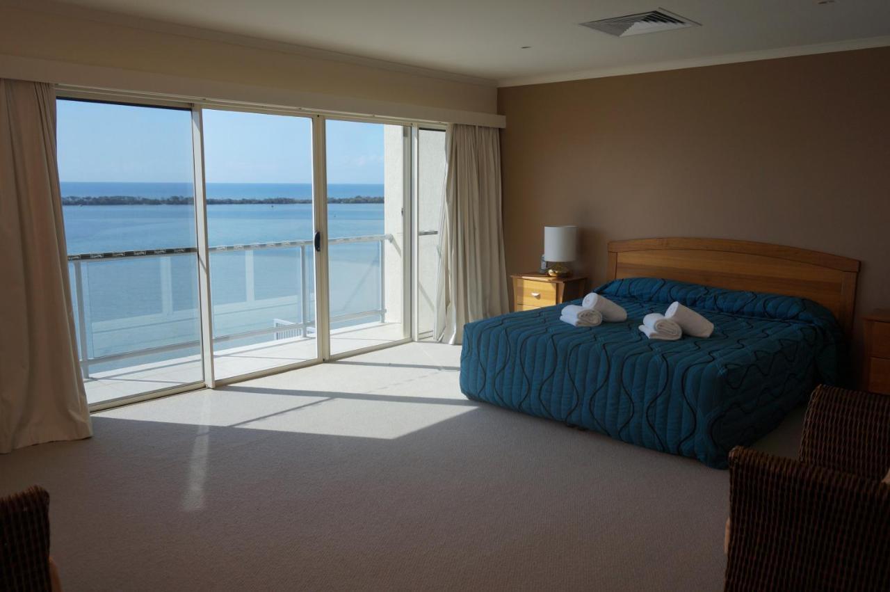 Moorings Beach Resort Καλούντρα Εξωτερικό φωτογραφία
