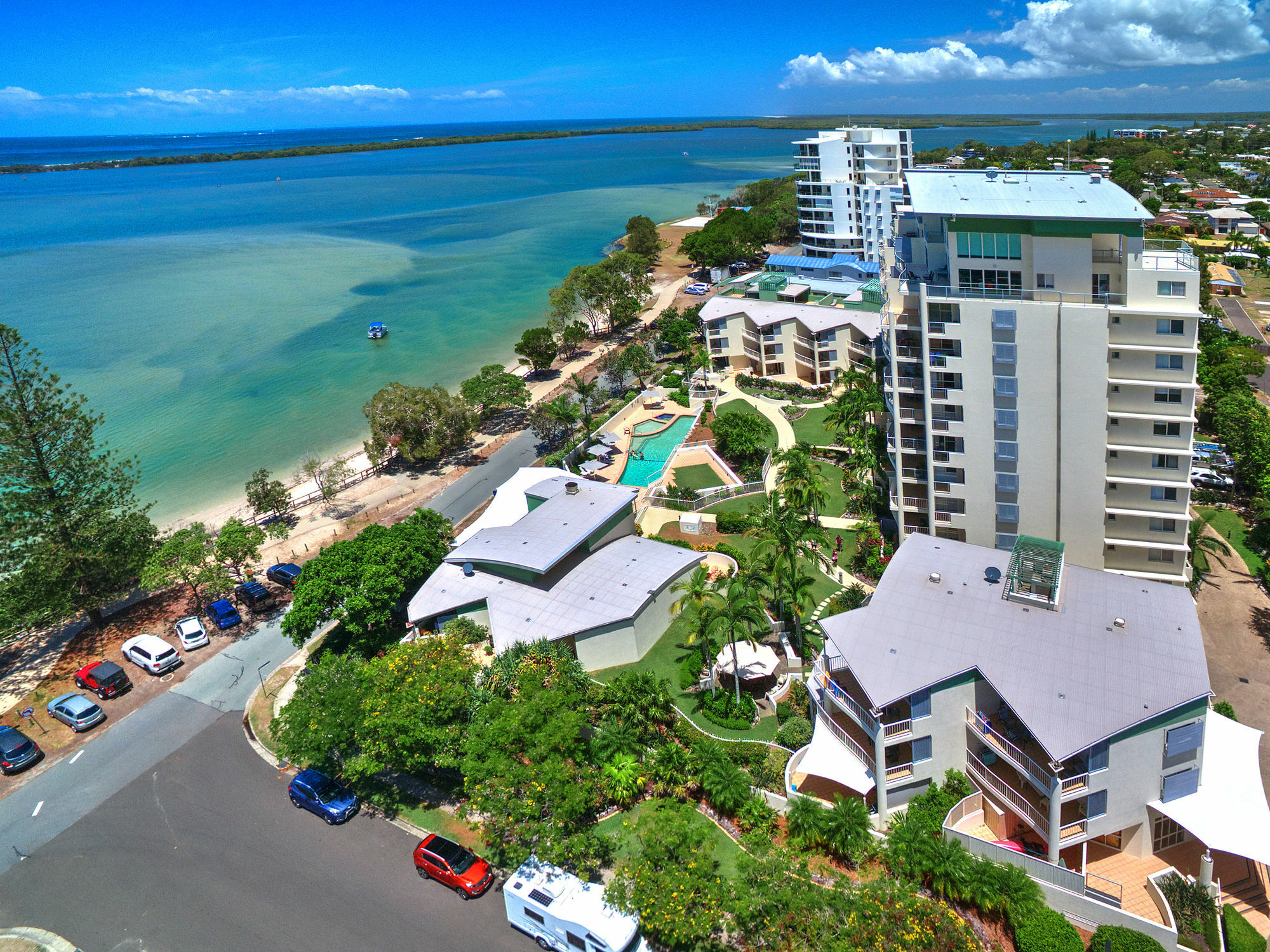 Moorings Beach Resort Καλούντρα Εξωτερικό φωτογραφία