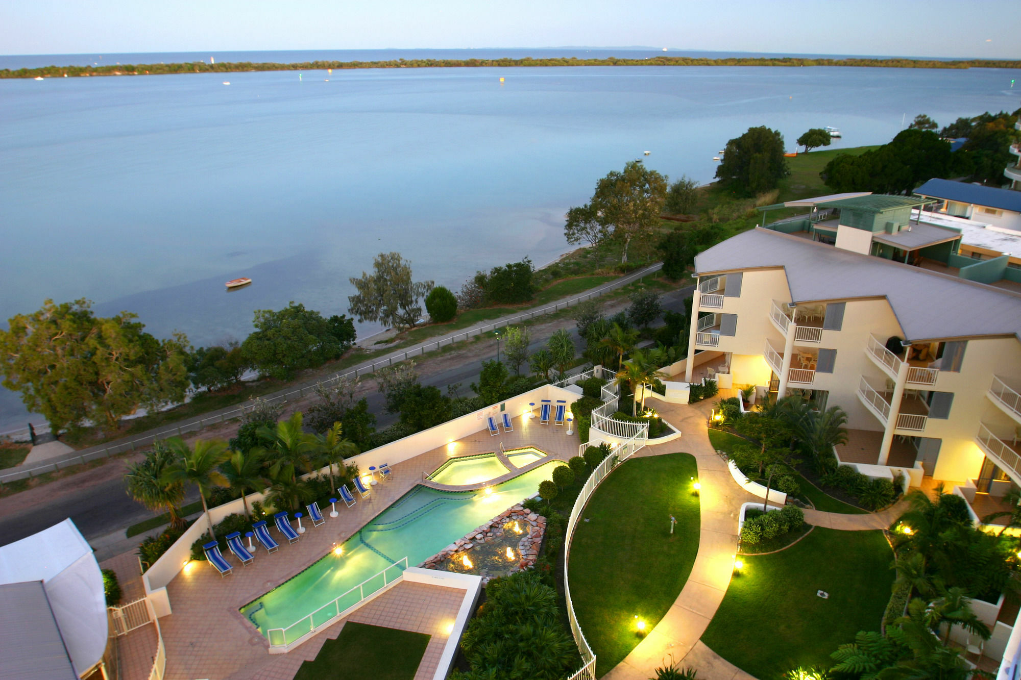 Moorings Beach Resort Καλούντρα Εξωτερικό φωτογραφία